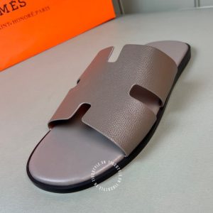 Dép nam Hermes màu ghi quai da dần nổi bật - Hình ảnh 8