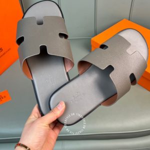 Dép nam Hermes màu ghi quai da dần nổi bật - Hình ảnh 4