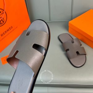 Dép nam Hermes màu ghi quai da dần nổi bật - Hình ảnh 5