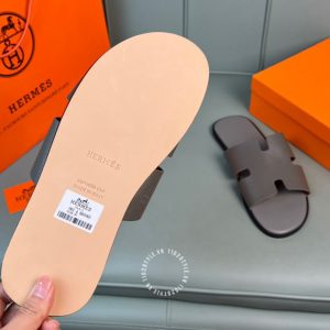 Dép nam Hermes màu ghi quai da dần nổi bật - Hình ảnh 9