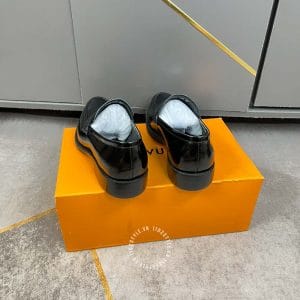 Giày lười Louis Vuitton siêu cấp đen bóng đai họa tiết Monogram - Hình ảnh 4