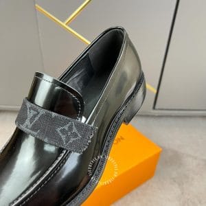 Giày lười Louis Vuitton siêu cấp đen bóng đai họa tiết Monogram - Hình ảnh 7