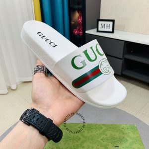 Dép Gucci nam kiểu dáng quai ngang trắng hoạ tiết nổi bật - Ảnh 4