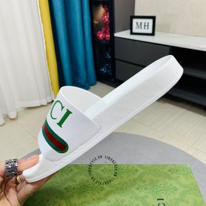 Dép Gucci nam kiểu dáng quai ngang trắng hoạ tiết nổi bật - Ảnh 5