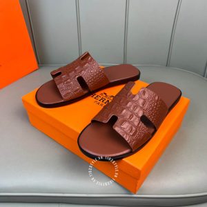 Đánh giá về chất liệu của mẫu dép Hermes nam da cá sấu