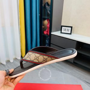 Dép Gucci nam nâu da thật quai logo nổi bật - Ảnh 3