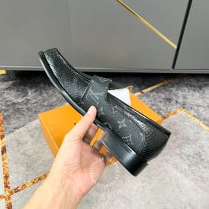 Giày lười nam LV màu đen họa tiết Monogram siêu cấp - Ảnh 5
