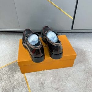 Giày lười nam hàng hiệu Louis Vuitton nâu đỏ logo kim loại - Ảnh 3