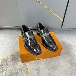 Giày lười nam hàng hiệu Louis Vuitton nâu đỏ logo kim loại - Ảnh 2