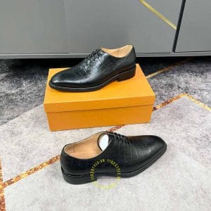 Giày da nam hàng hiệu Louis Vuitton màu đen vân cá sấu - Hình ảnh 4