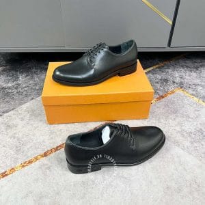 Giày da nam hàng hiệu Louis Vuitton màu đen đế logo nổi - Hình ảnh 4