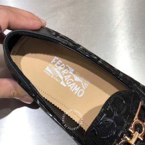 Giày Salvatore Ferragamo đế vuông có logo vàng hàng hiệu - Ảnh 7