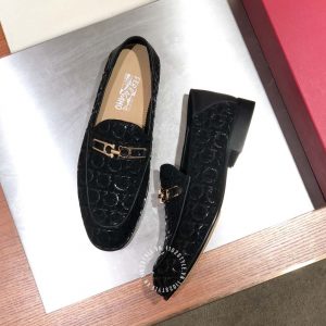 Giày Salvatore Ferragamo đế vuông có logo vàng hàng hiệu - Ảnh 3