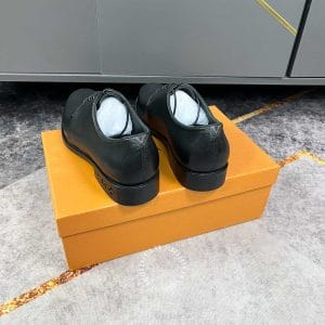 Giày da nam hàng hiệu Louis Vuitton màu đen đế logo nổi - Hình ảnh 3