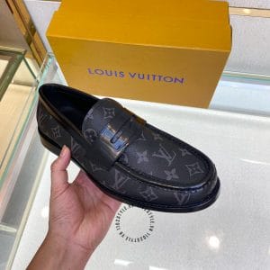 Giày lười Louis Vuitton nam màu đen họa tiết Monogram - Hình ảnh 4