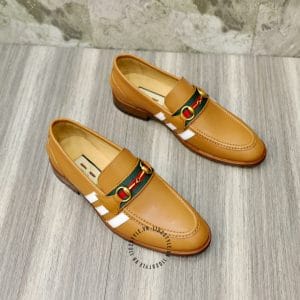 Giày Gucci nam màu vàng da bò họa tiết sọc trắng logo kim loại - Ảnh 3