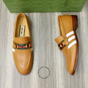 Giày Gucci nam màu vàng da bò họa tiết sọc trắng logo kim loại - Ảnh 2
