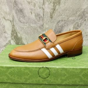 Giày Gucci nam màu vàng da bò họa tiết sọc trắng logo kim loại - Ảnh 7