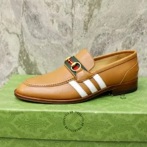 Giày Gucci nam màu vàng da bò họa tiết sọc trắng logo kim loại - Ảnh 7