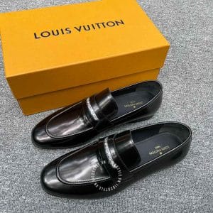 Giày hàng hiệu nam Louis Vuitton da đen bóng logo kim loại - Hình ảnh 3