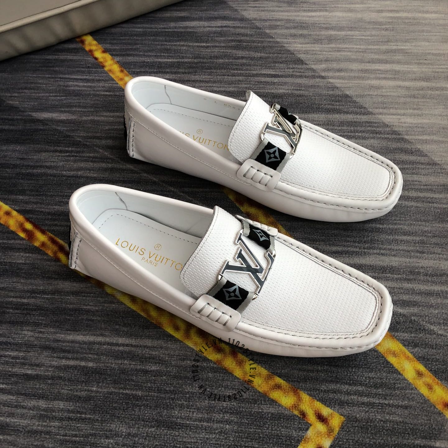 Kiểu dáng và thiết kế của Giày lười Louis Vuitton siêu cấp màu trắng nổi bật