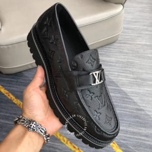 Giày lười Louis Vuitton màu đen sần họa tiết Monogram hàng hiệu - Ảnh 4