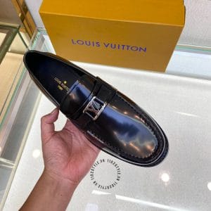 Giày Louis Vuitton nam loafer màu đen trơn logo LV - Hình ảnh 4