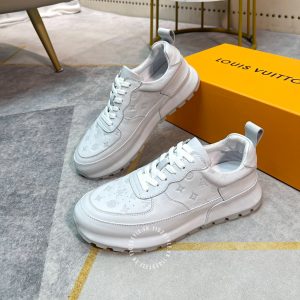 Giày LV sneaker màu trắng ánh xanh họa tiết Monogram - Ảnh 3