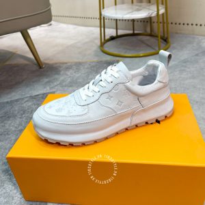 Giày LV sneaker màu trắng ánh xanh họa tiết Monogram - Ảnh 5