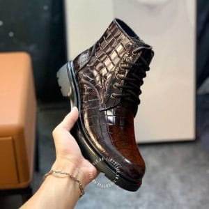 Giày Louis Vuitton cổ cao da bò dập vân cá sấu có khóa cạnh - Ảnh 3