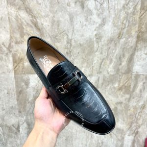 Giày lười Salvatore Ferragamo màu đen họa tiết dập vân cá sấu - Ảnh 6