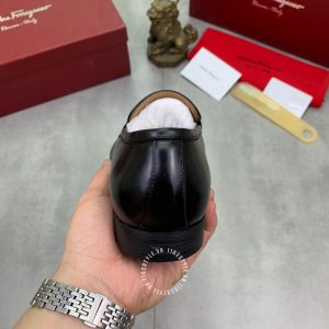 Giày nam thời trang hàng hiệu Sanvatore Ferragamo thiết kế logo lệch - Ảnh 8