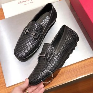 Giày nam da xịn Salvatore Ferragamo màu đen họa tiết nổi bật - Ảnh 4