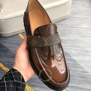 Giày nam Louis Vuitton loafer màu nâu bóng phối họa tiết - Hình ảnh 4