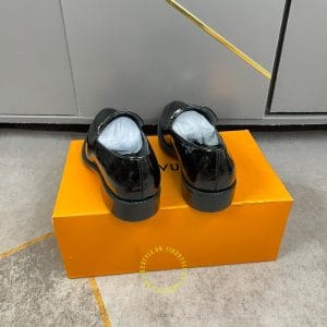Giày lười Louis Vuitton đen bóng full họa tiết Monogram siêu cấp - Hình ảnh 4