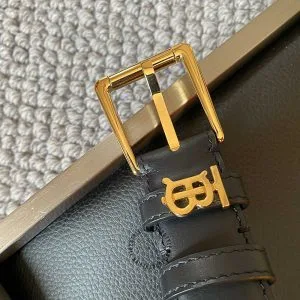 Thắt lưng Burberry nam màu đen trơn khóa vàng - Hình ảnh 4