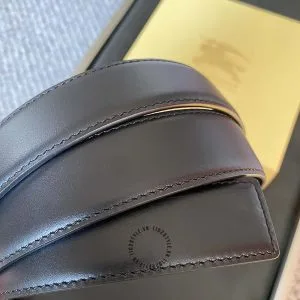 Thắt lưng Burberry nam màu đen trơn khóa vàng - Hình ảnh 7
