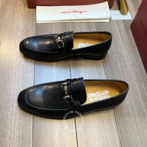 mua giày nam xịn ở đâu