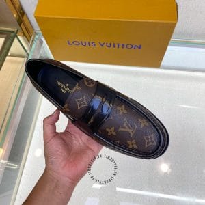 Giày Louis Vuitton nam loafer da bò màu nâu họa tiết Monogram - Hình ảnh 4