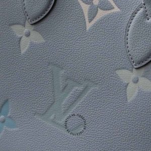Túi LV Onthego Louis Vuitton Size to nữ màu xanh họa tiết dập chìm - Ảnh 8
