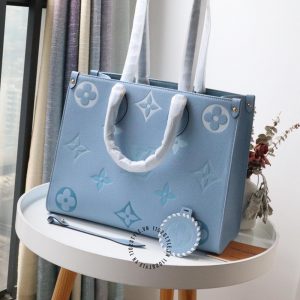 Túi LV Onthego Louis Vuitton Size to nữ màu xanh họa tiết dập chìm - Ảnh 2