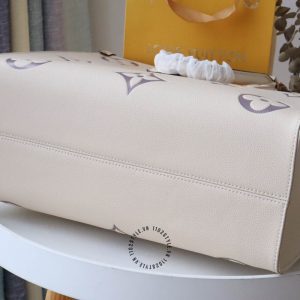 Túi LV Onthego Louis Vuitton Replica 1:1 chính hãng màu be họa tiết tím - Ảnh 3