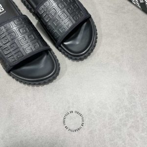 Dép quai ngang nam Givenchy màu đen logo nổi hàng hiệu - Hình ảnh 4