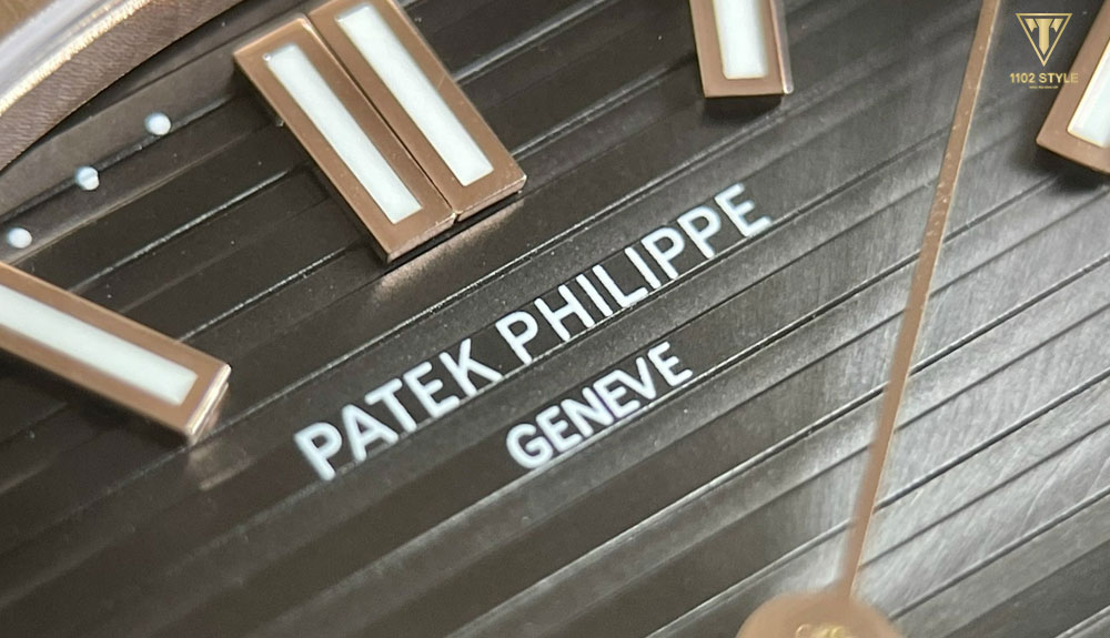 Mẹo phân biệt trên dòng chữ Patek Philippe