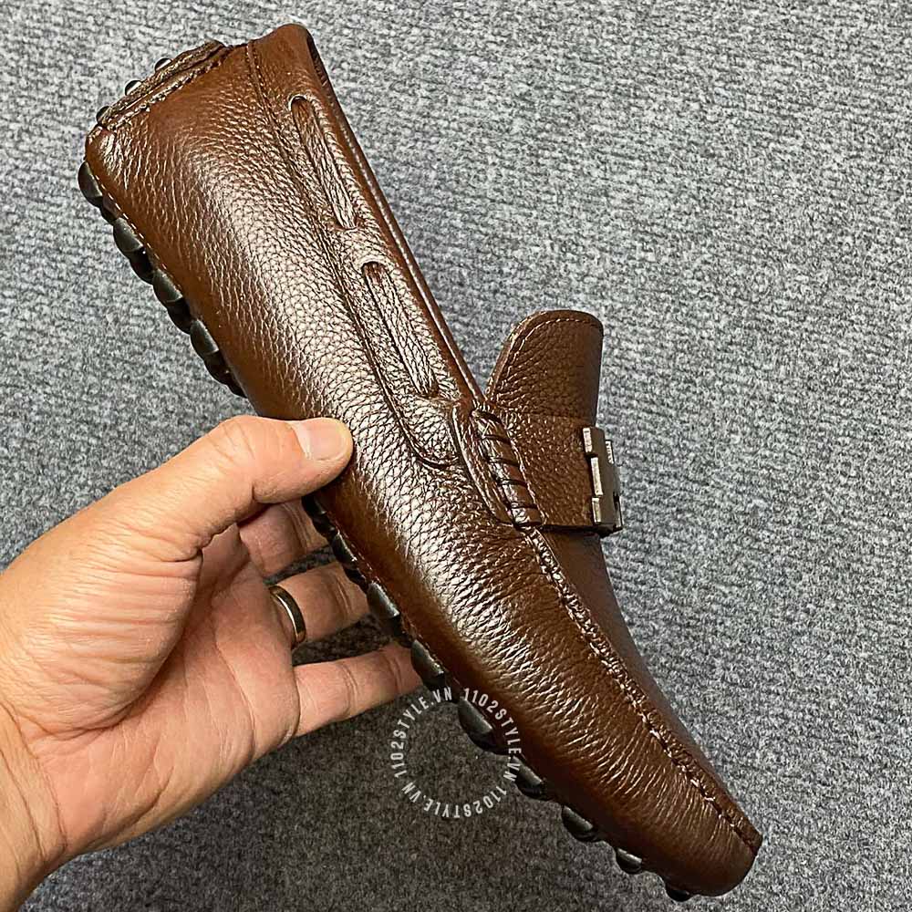 Màu sắc chủ đạo của đôi giày Hermes màu nâu