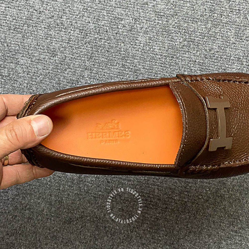 Độ hoàn thiện của đôi giày Hermes màu nâu