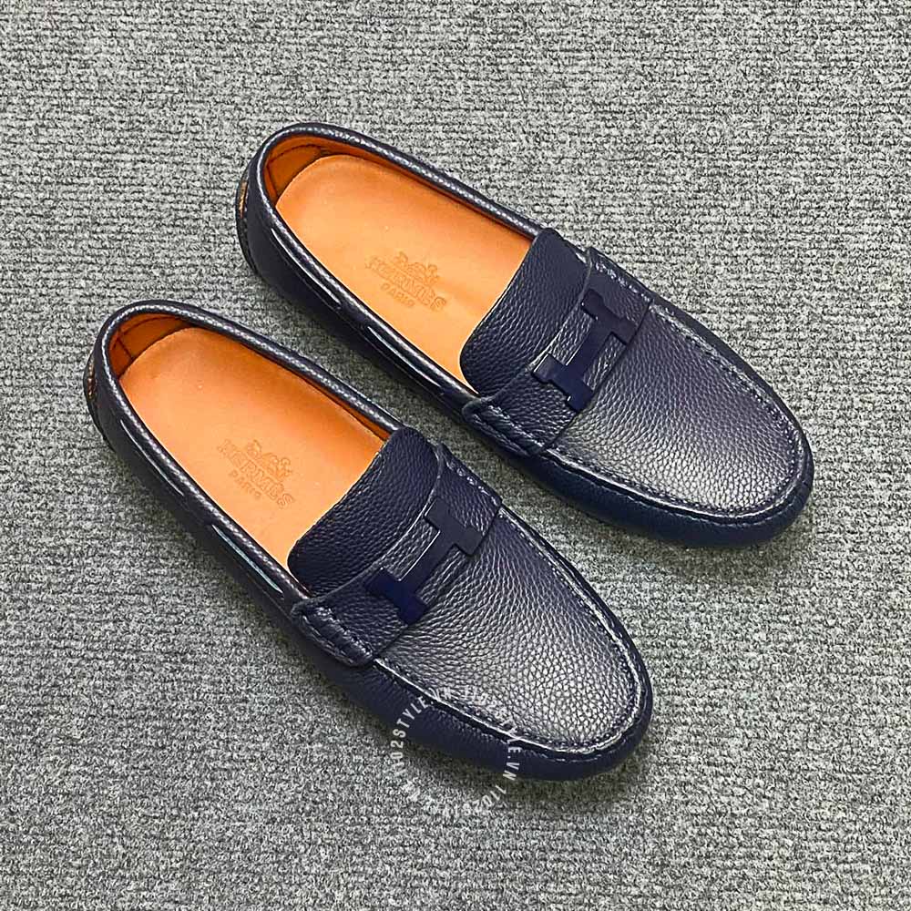 Kiểu dáng và thiết kế của đôi giày Hermes màu xanh than