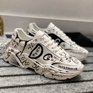 Giày Dolce & Gabbana màu trắng hoạ tiết chữ đen hàng hiệu - Ảnh 2