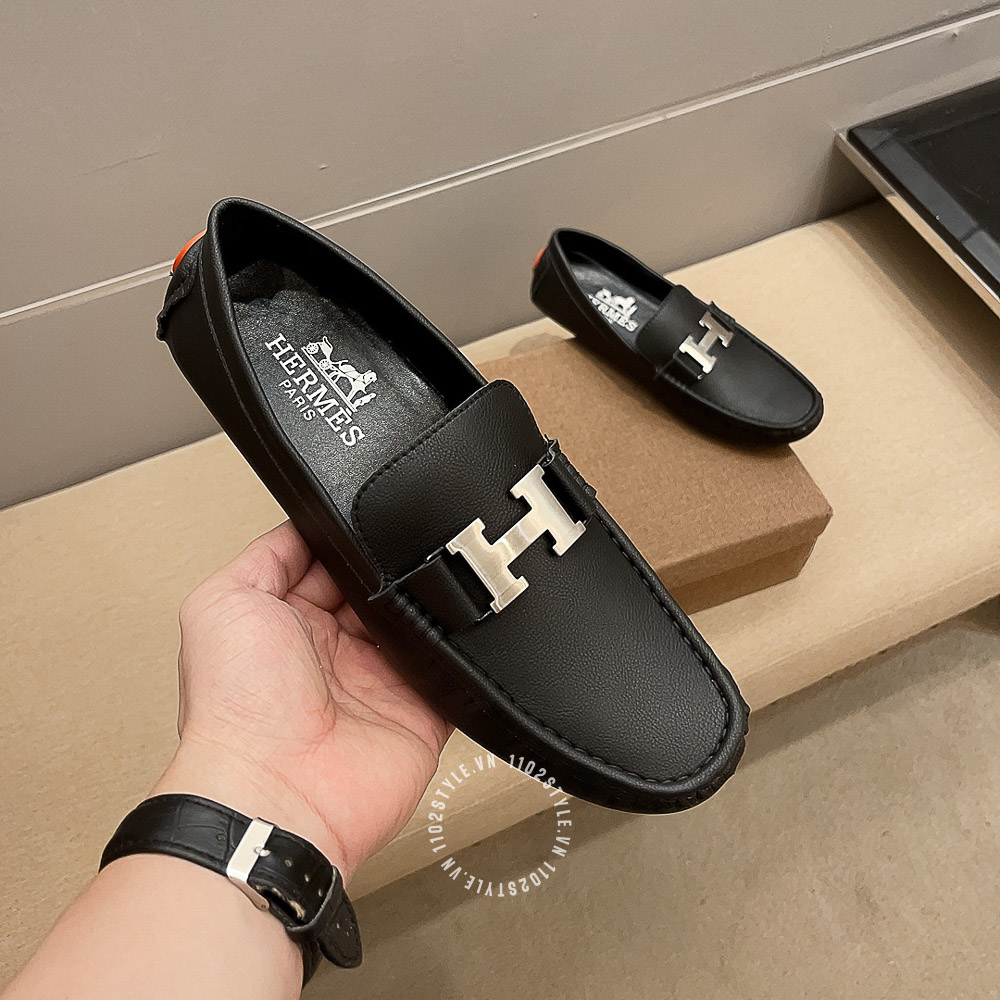 Kiểu dáng và thiết kế của đôi giày Hermes màu đen