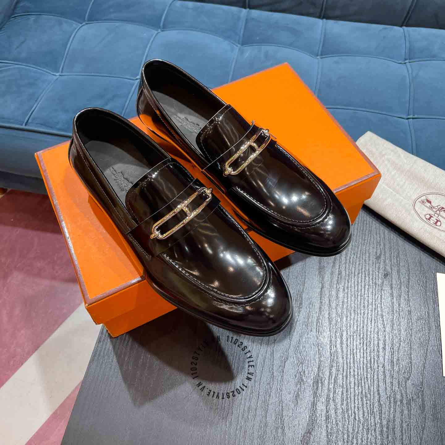 Kiểu dáng và thiết kế của giày lười Hermes màu nâu